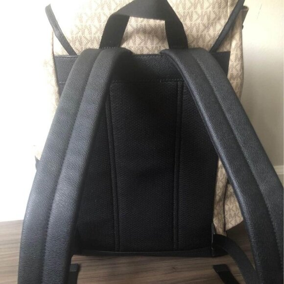 Michael Kors Hudson Logo Backpack - Picture 2 of 5